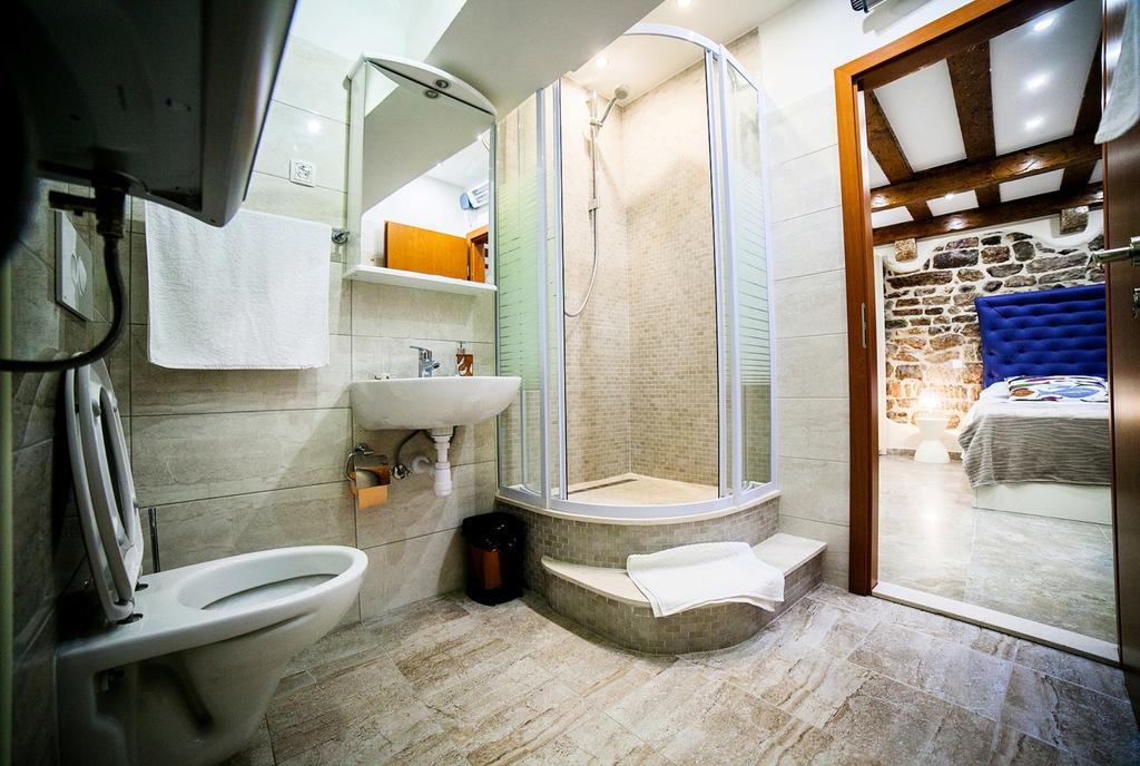 Apartment Genius Loci Split Exterior photo